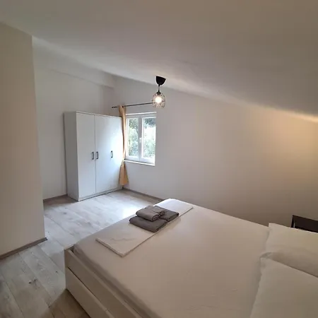 Riba Lägenhet Omiš