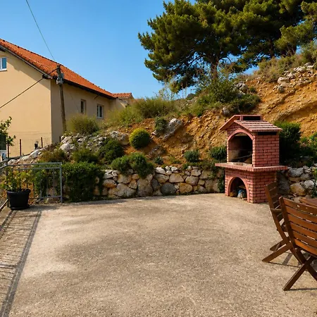 Apartment Riba Omis